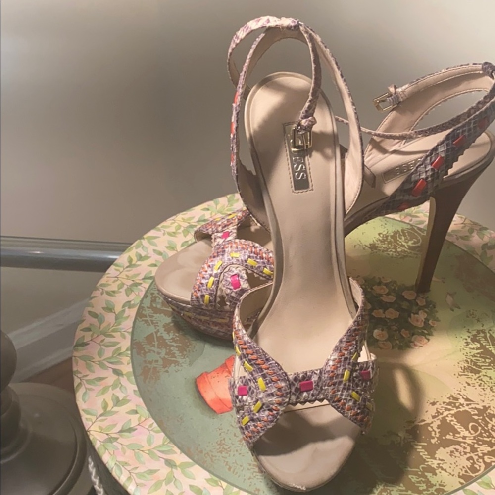 Guess platform multicolor sandal